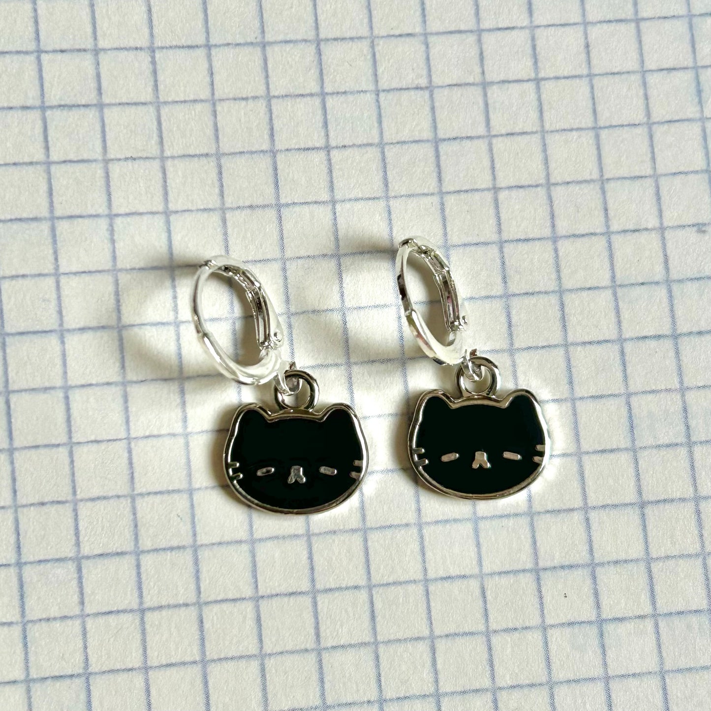 Kitty Silver Huggie Earrings ✧・゚: *